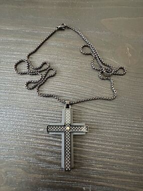 Men’s Stainless Steel Cross Pendant Necklace